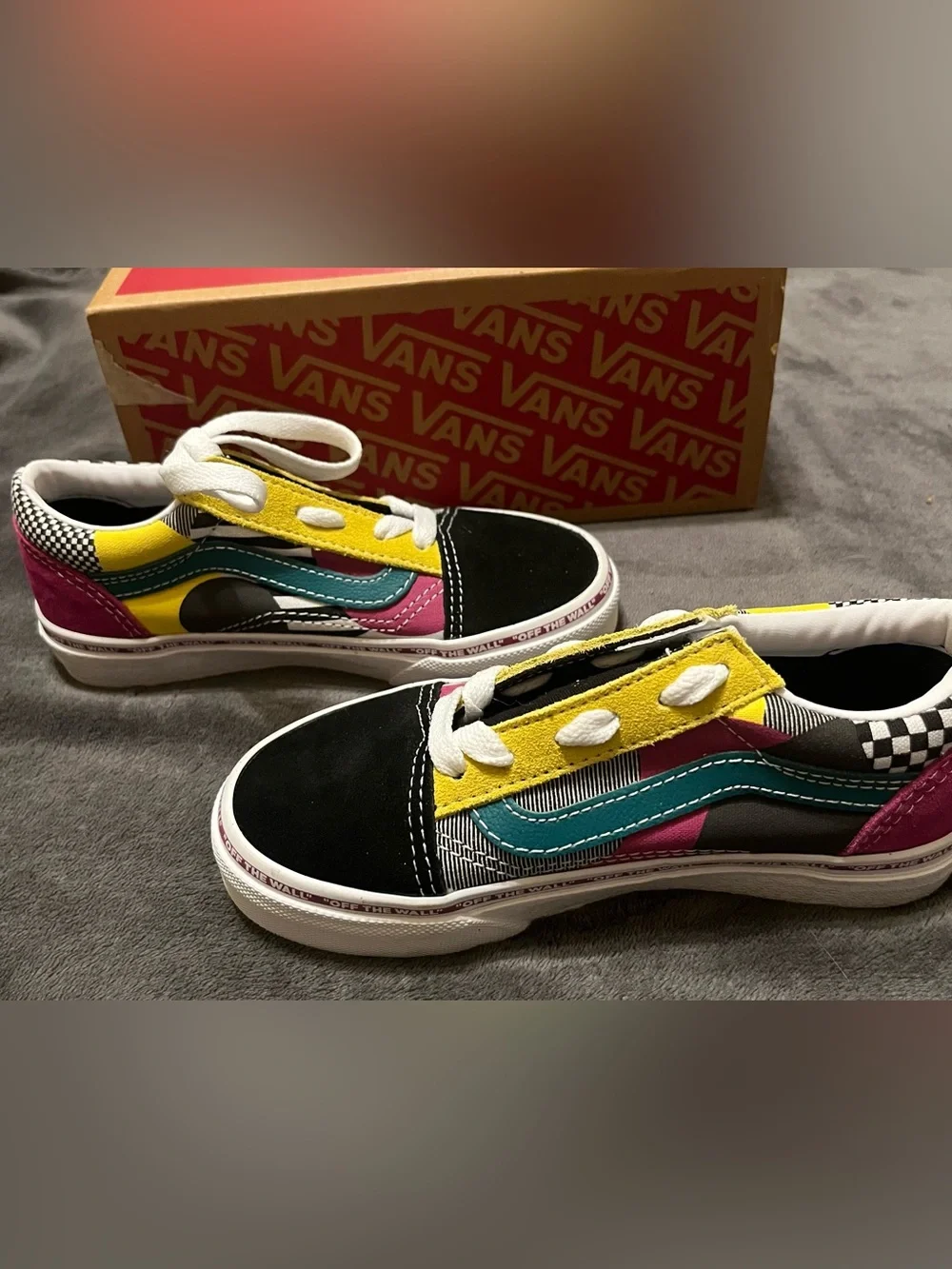 NIB Vans Kids Multicolor Checkerboard Old Skool Sneakers - Yellow/Teal/Pink